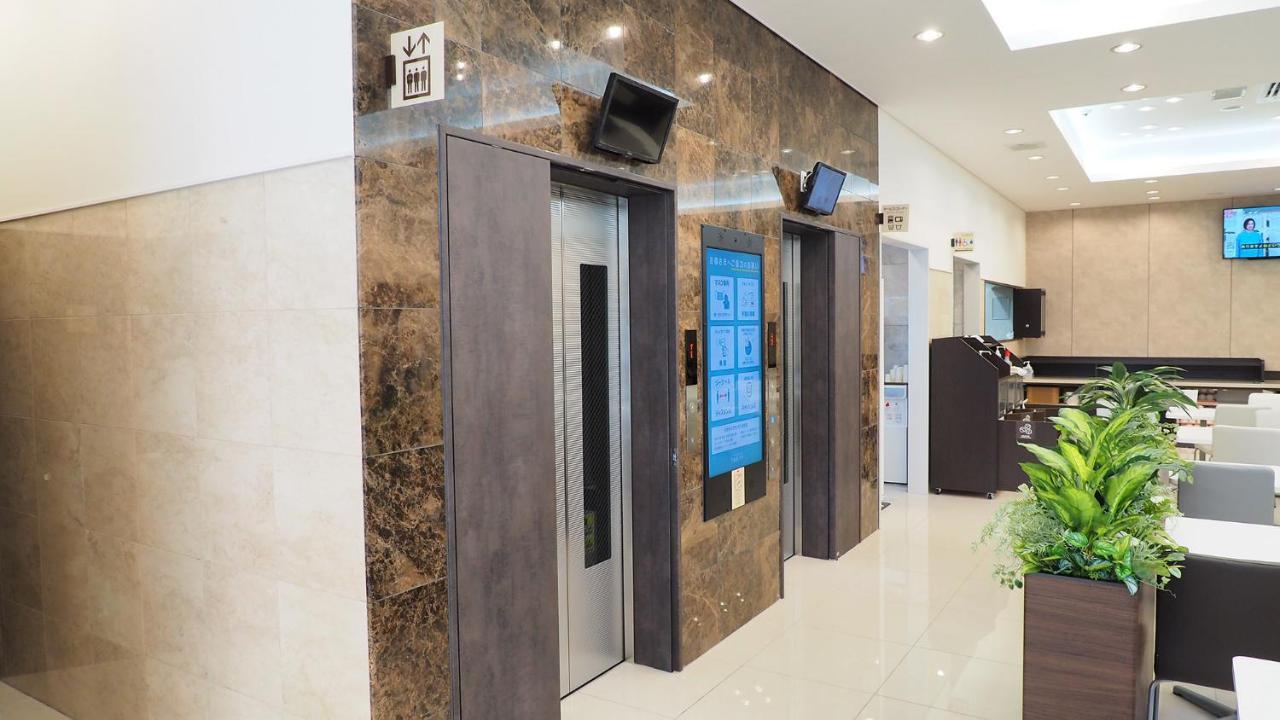Toyoko Inn Yokohama Shiei-Chikatetsu Center Minami-Eki Экстерьер фото