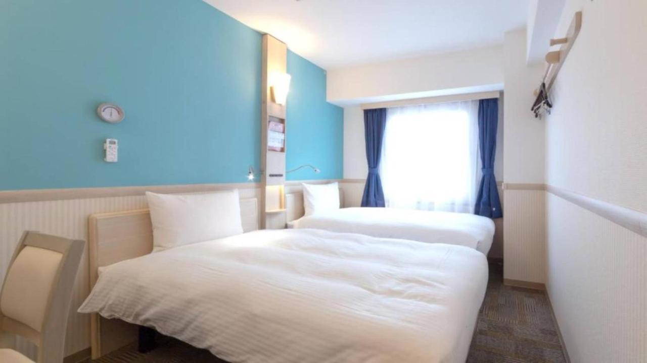 Toyoko Inn Yokohama Shiei-Chikatetsu Center Minami-Eki Экстерьер фото